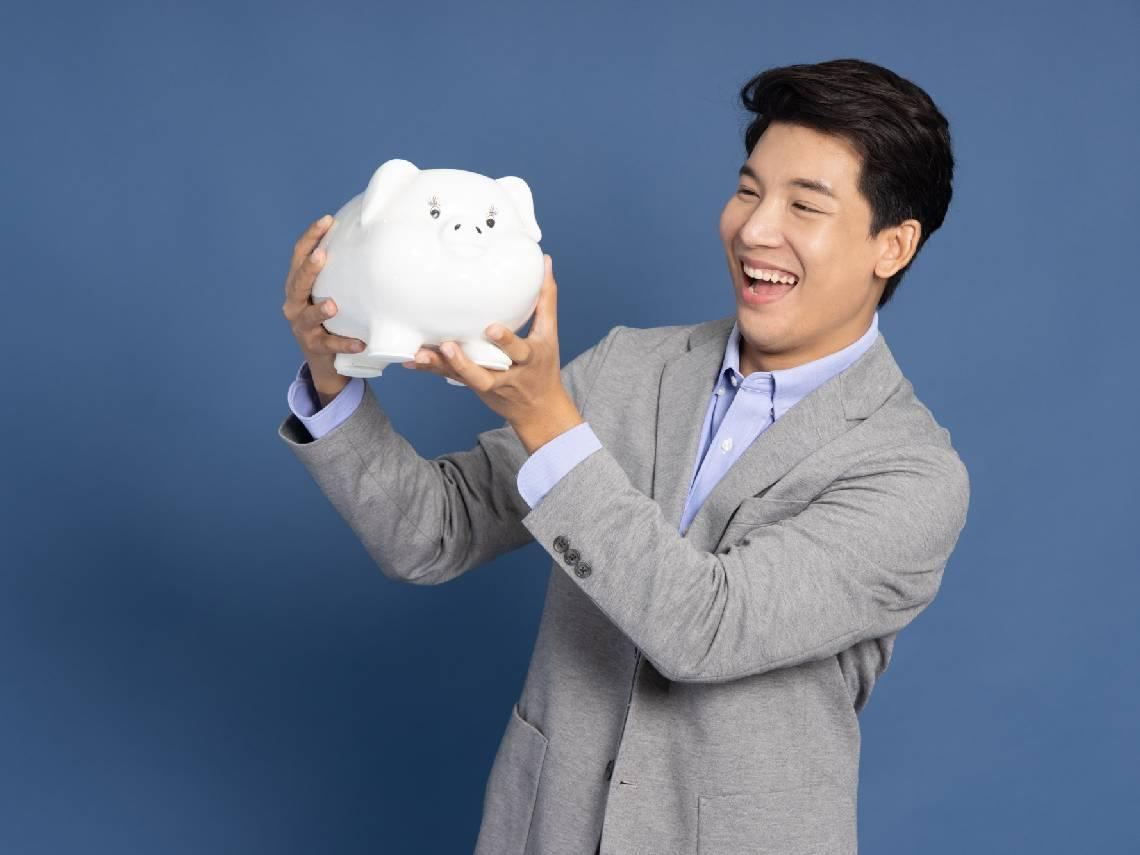 45歲要滾出2000萬，他如何提早8年達標？年存72萬，1檔賺450%...上班族的5個財富加速器